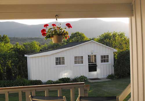 North Conway Cottage With 2 Double Beds & Mountain Views